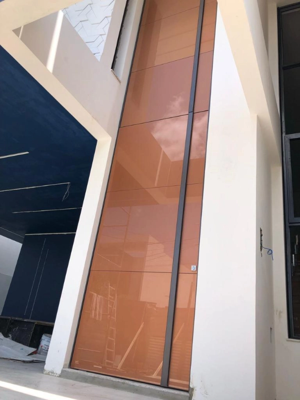 Acabamento de Pintura em Vidros e Alumínios